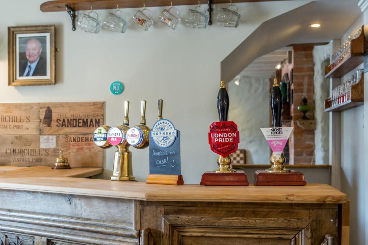 Netheravon The Dog & Gun Inn מראה חיצוני תמונה