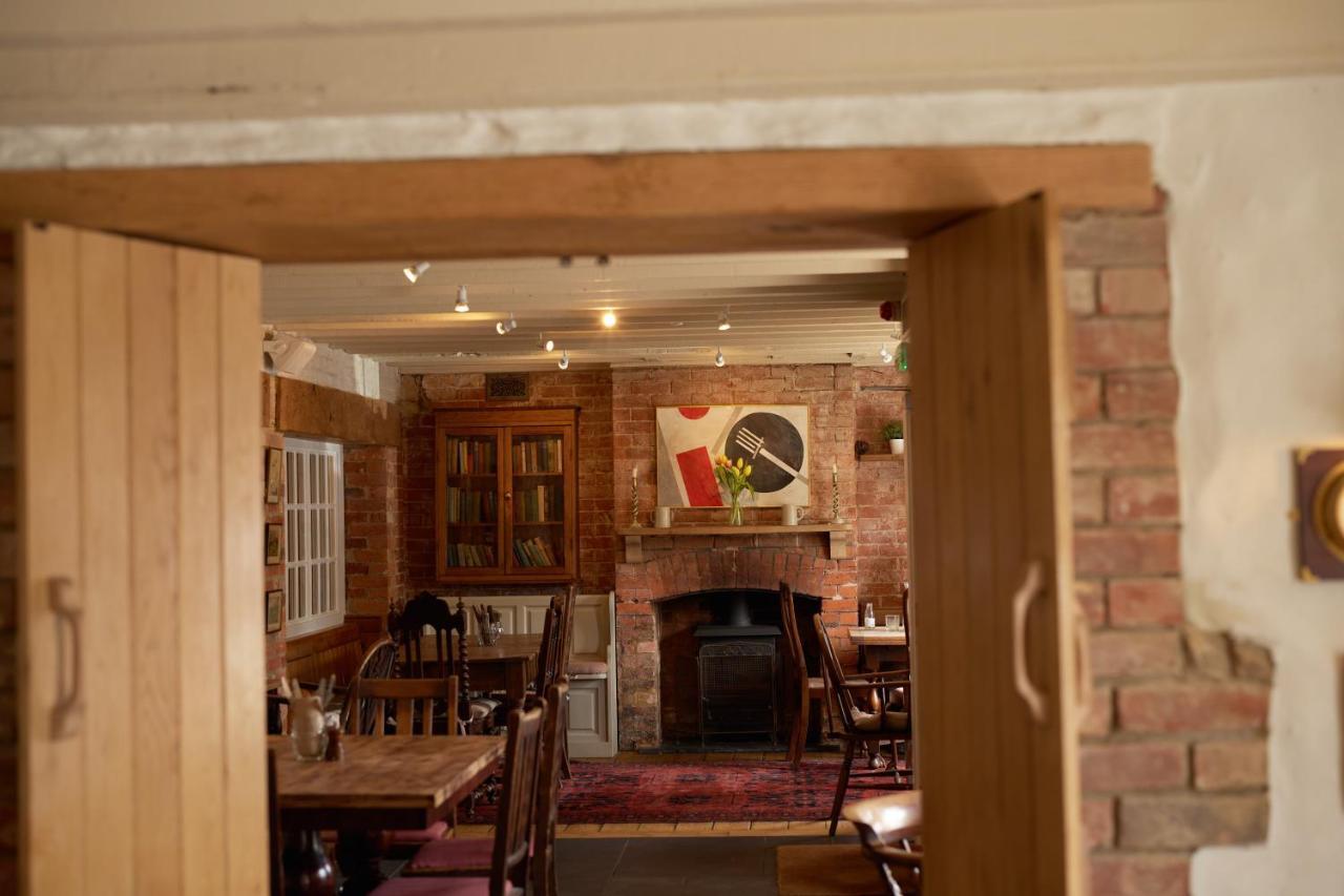 Netheravon The Dog & Gun Inn מראה חיצוני תמונה