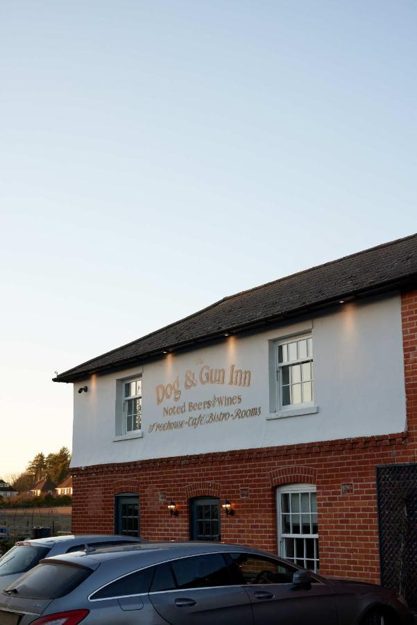 Netheravon The Dog & Gun Inn מראה חיצוני תמונה